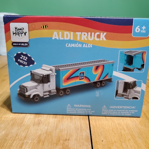 Aldi holiday bundle building Bricks An Cup Brand New NWT - Picture 6 of 9